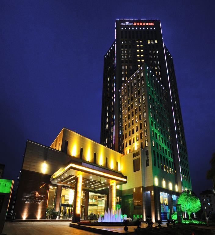 Howard Johnson Plaza Waigaoqiao 上海市 エクステリア 写真
