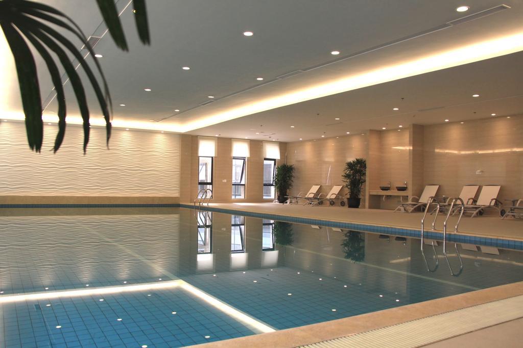 Howard Johnson Plaza Waigaoqiao 上海市 エクステリア 写真