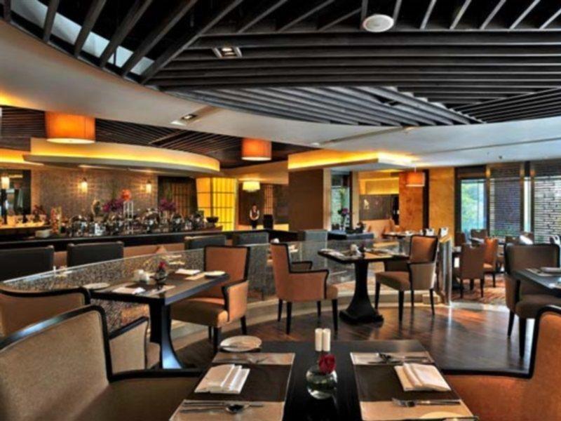 Howard Johnson Plaza Waigaoqiao 上海市 エクステリア 写真