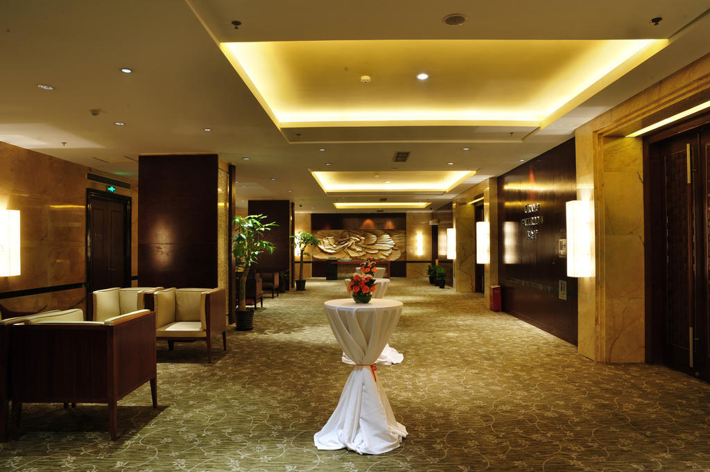 Howard Johnson Plaza Waigaoqiao 上海市 エクステリア 写真