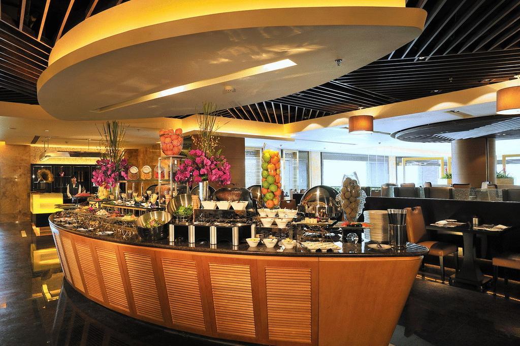 Howard Johnson Plaza Waigaoqiao 上海市 エクステリア 写真